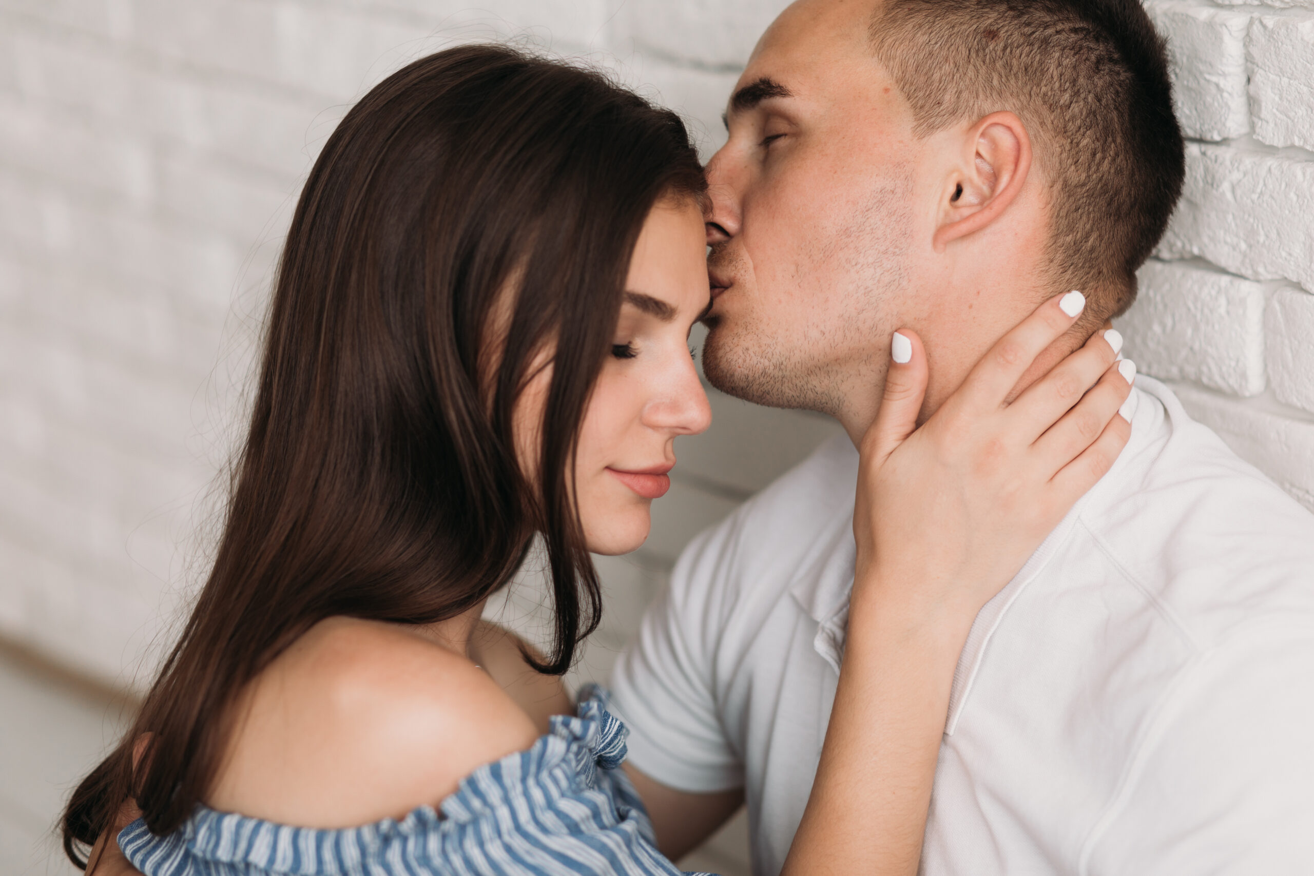 What Does It Mean When You Dream About Kissing?